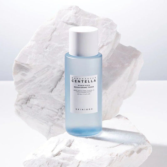 Skin 1004 Centella Hyalu-Cica Brightening TONER 210 ML